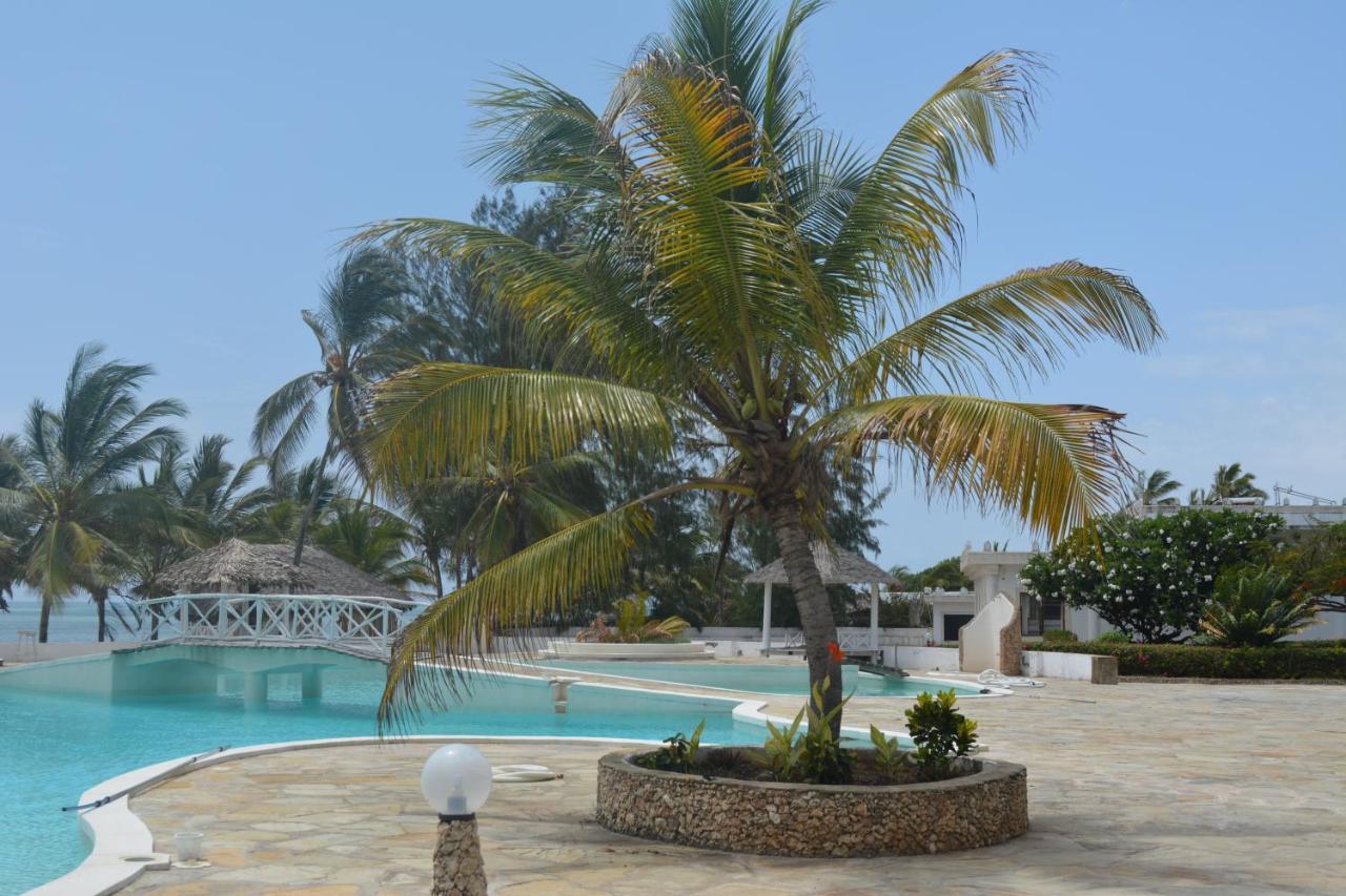 Twiga Beach & Spa Watamu Exterior photo