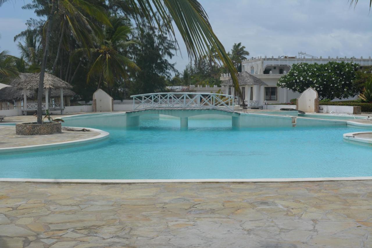 Twiga Beach & Spa Watamu Exterior photo